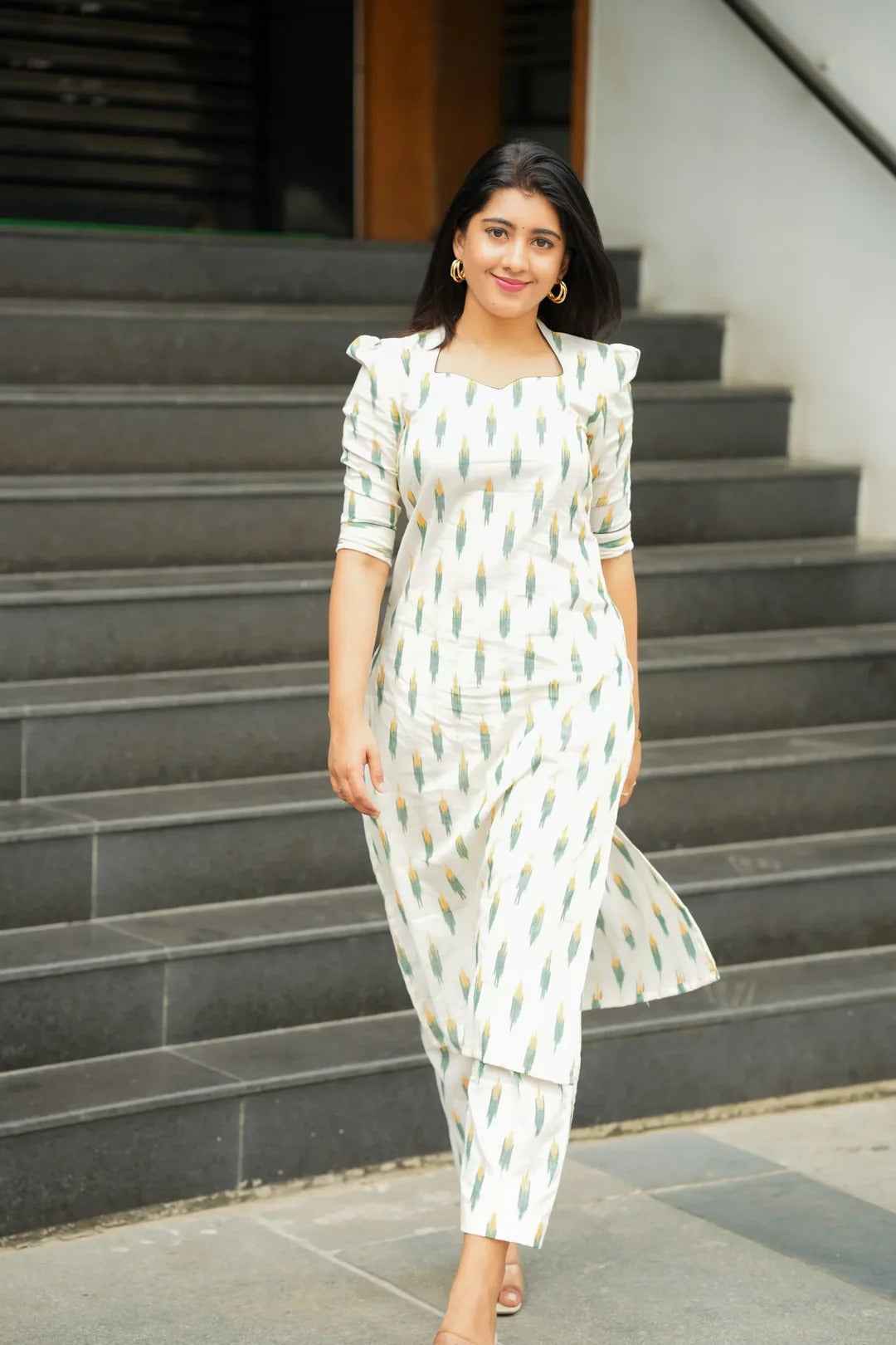 MAhiya Simple And Elegant Cotton Kurti & Pant